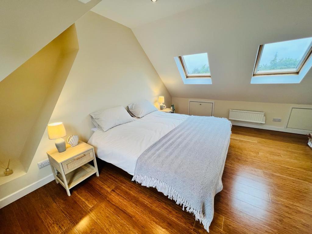 Family Home In Hampshire - Sleeps Up To 9 People With 3 Parking Spaces Winchester Ngoại thất bức ảnh
